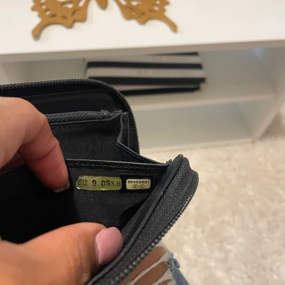 CHANEL Black Leather Zip Wallet - Picture 3 of 7